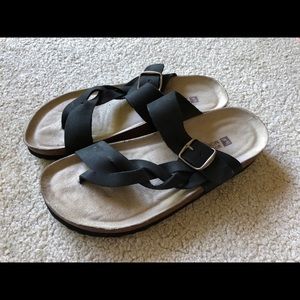 White Mountain sandals